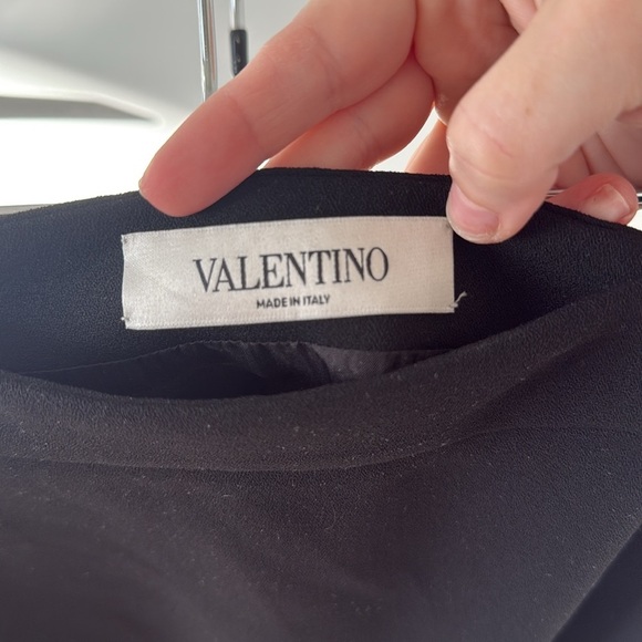 Valentino Classic Black A-line Wool and Silk Mini Skirt - Picture 2 of 8